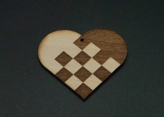 julehjerte_8cm_natur@0.5x-1620x1080