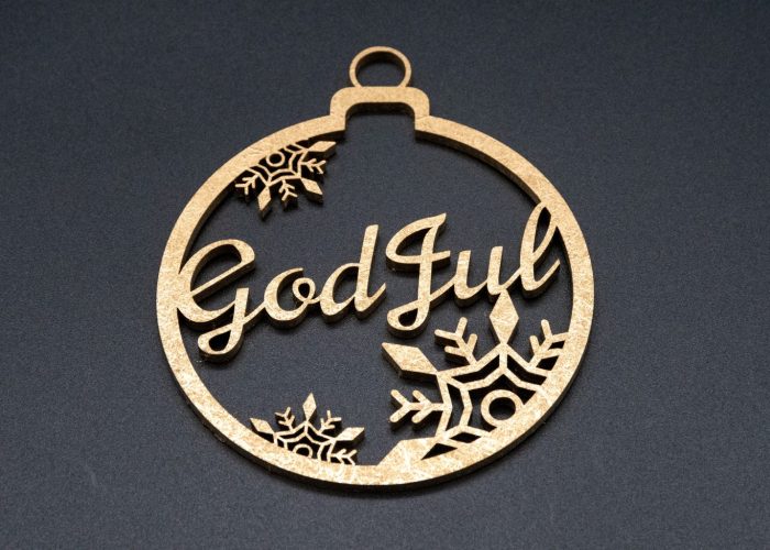 web_julekugle_GodJul_guld-1536x1024